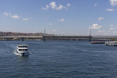 İstanbul, Türkiye 'deki Galata köprüsünden panoramik manzara