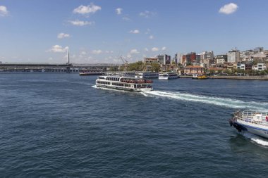 İstanbul, Türkiye 'deki Galata köprüsünden panoramik manzara