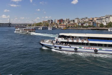 İstanbul, Türkiye 'deki Galata köprüsünden panoramik manzara
