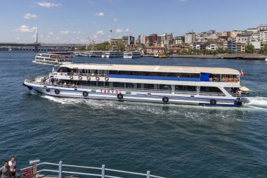 İstanbul, Türkiye 'deki Galata köprüsünden panoramik manzara