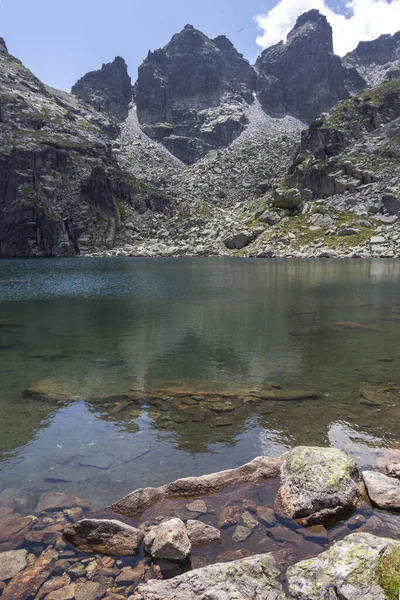 Sommer Udsigt Scary Lake Strashnoto Rila Mountain Bulgarien - Stock-foto