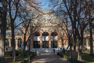 Madrid, İspanya - 22 Ocak 2018: Palace Velazquez Retiro Park City, Madrid, İspanya