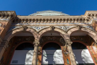 Madrid, İspanya - 22 Ocak 2018: Palace Velazquez Retiro Park City, Madrid, İspanya