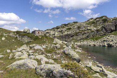 Korkunç Göl manzarası (Strashnoto Gölü), Rila Dağı, Bulgaristan