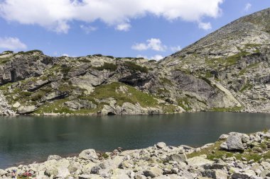 Korkunç Göl manzarası (Strashnoto Gölü), Rila Dağı, Bulgaristan