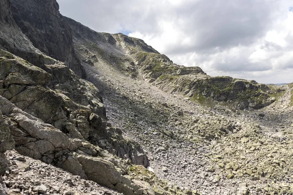 Paesaggio Dal Sentiero Escursionistico Spaventoso Strashnoto Lago Alle Cime Kupens — Foto Stock