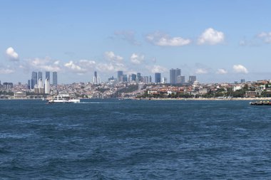İstanbul, Türkiye - 27 Temmuz 2019: Marmara Denizi 'nden İstanbul, Türkiye' nin Asya kesimine panoramik manzara