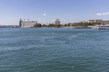 İstanbul, Türkiye - 27 Temmuz 2019: Marmara Denizi 'nden İstanbul, Türkiye' nin Asya kesimine panoramik manzara