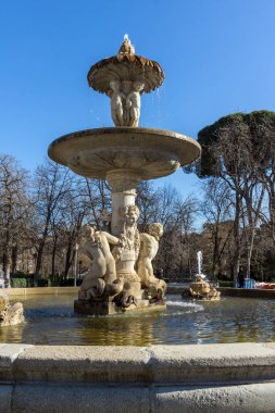 Madrid, İspanya - 22 Ocak 2018: Enginar dolma Retiro Park City, Madrid, İspanya