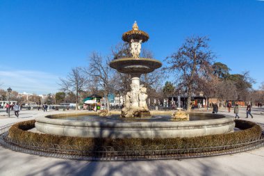 Madrid, İspanya - 22 Ocak 2018: Enginar dolma Retiro Park City, Madrid, İspanya