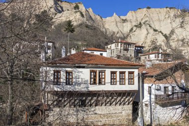 Melnik, Bulgaristan - 31 Aralık 2019: Bulgaristan 'ın Blagoevgrad bölgesinin panoramik manzarası
