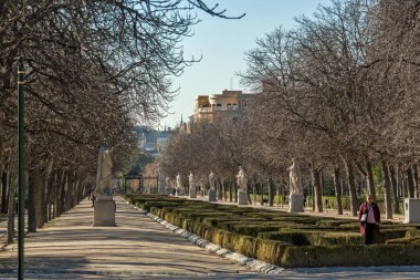 Madrid, İspanya - 22 Ocak 2018: Tipik sokakta Retiro Park City, Madrid, İspanya