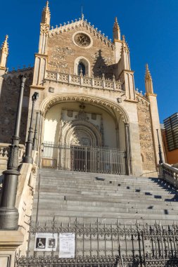 Madrid, İspanya - 22 Ocak 2018: Madrid şehir, İspanya San Jeronimo el gerçek kilise görünümünü şaşırtıcı