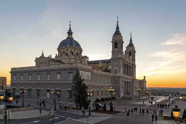 Madrid Spagna Gennaio 2018 Veduta Tramonto Della Cattedrale Dell Almudena — Foto Stock
