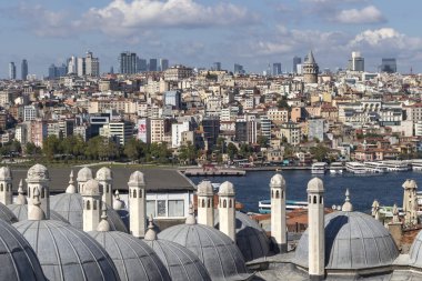 İSTANBUL, TURKEY - 27 Temmuz 2019: Süleyman Camii 'nden İstanbul, Türkiye' ye inanılmaz şehir manzarası