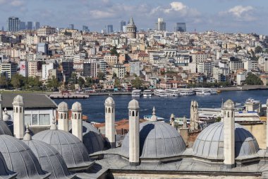 İSTANBUL, TURKEY - 27 Temmuz 2019: İmparatorluk Süleyman Camii 'nden İstanbul, Türkiye' ye inanılmaz manzara