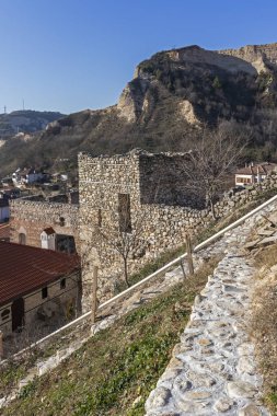 Bulgaristan 'ın Blagoevgrad bölgesindeki Melnik kasabasında ortaçağ tahkimatı kalıntıları