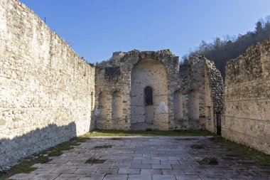 Bulgaristan 'ın Blagoevgrad bölgesindeki Melnik kasabasındaki Ortaçağ Saint Barbara Kilisesi