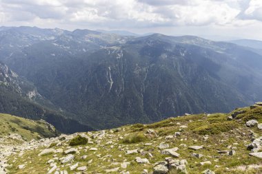 Büyük (Golyam) Kupen zirvesinden manzara, Rila Dağı, Bulgaristan