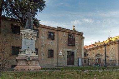 MADRID, İspanya - 22 Ocak 2018: Madrid, İspanya 'daki Enkarnasyon Kraliyet Manastırı' nın İnanılmaz Günbatımı Manastırı