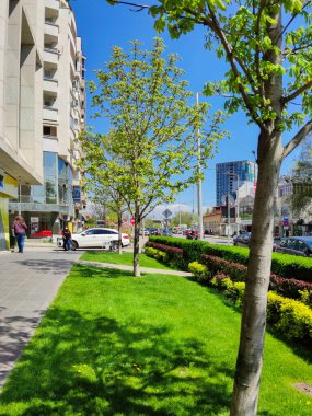 SOFYA, BULGARIA - 24 Nisan 2020: Bulgaristan 'ın Sofya kentinde Cherni Vrah Bulvarı