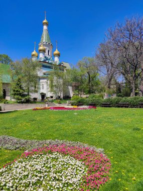 SOFYA, BULGARIA - 24 Nisan 2020: Bulgaristan 'ın Sofya kentinde Rus kilisesi inşa ve Altın Kubbeler