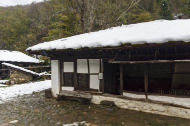 ETAR, GABROVO, BULGARIA - NOVEMBER 1, 2014: Bulgaristan 'ın Gabrovo kenti yakınlarındaki Mimari Etnografik Kompleksi Etar (Etara)