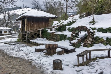 ETAR, GABROVO, BULGARIA - NOVEMBER 1, 2014: Bulgaristan 'ın Gabrovo kenti yakınlarındaki Mimari Etnografik Kompleksi Etar (Etara)
