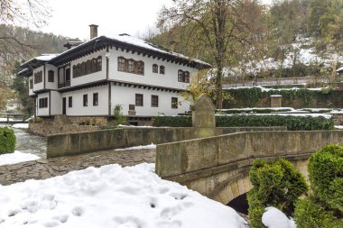 ETAR, GABROVO, BULGARIA - NOVEMBER 1, 2014: Bulgaristan 'ın Gabrovo kenti yakınlarındaki Mimari Etnografik Kompleksi Etar (Etara)