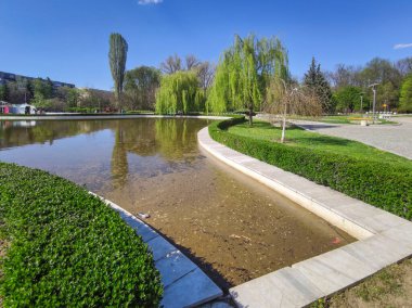 Bulgaristan 'ın Sofya kentindeki South Park' ın bahar manzarası