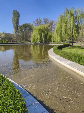 Bulgaristan 'ın Sofya kentindeki South Park' ın bahar manzarası