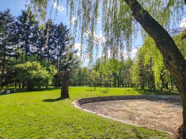 Bulgaristan 'ın Sofya kentindeki South Park' ın bahar manzarası