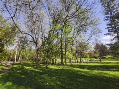 Bulgaristan 'ın Sofya kentindeki South Park' ın bahar manzarası