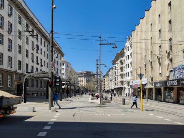 SOFYA, BULGARIA - 24 Nisan 2020: Bulgaristan 'ın Sofya kentinin merkezindeki Slaveykov Meydanı