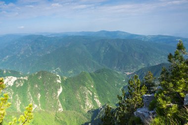 Kızıl Duvar Tepesi 'nden Rodop Dağları, Filibe Bölgesi, Bulgaristan' a inanılmaz manzara
