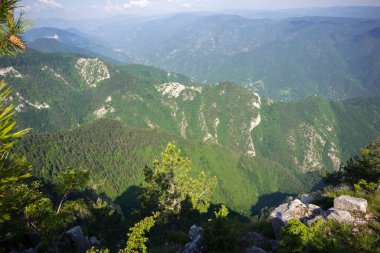 Kızıl Duvar Tepesi 'nden Rodop Dağları, Filibe Bölgesi, Bulgaristan' a inanılmaz manzara