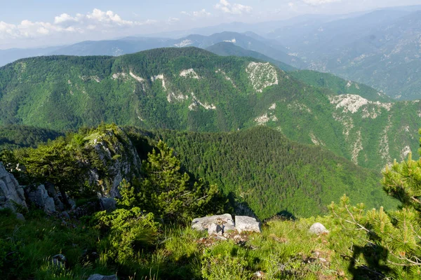봉우리에서 불가리아의 플로브디브 지역에 로도피 산맥에 이르는 놀라운 — 스톡 사진