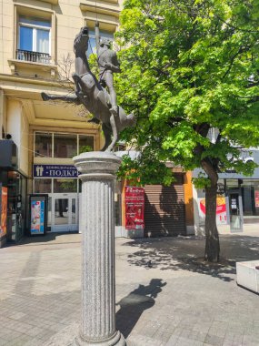 SOFYA, BULGARIA - 5 Mayıs 2020: Bulgaristan 'ın Sofya kentindeki Giuseppe Garibaldi Meydanı Panoraması