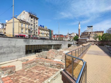 SOFYA, BULGARIA - 5 Mayıs 2020: Bulgaristan 'ın başkenti Sofya' daki antik Serdica kalıntıları.