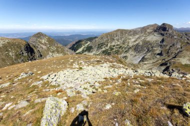 Malyovitsa zirvesi, Rila Dağı, Bulgaristan 'ın yürüyüş parkurundan manzara