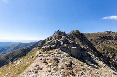 Malyovitsa zirvesi, Rila Dağı, Bulgaristan 'ın yürüyüş parkurundan manzara