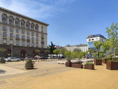 SOFYA, BULGARIA -5 Mayıs 2020: Bulgaristan 'ın Sofya kentindeki Nezavisiest (Bağımsızlık) Meydanı Panoraması