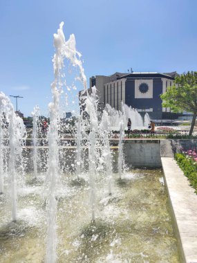 Sofya 'daki Ulusal Kültür Sarayı önündeki çeşme