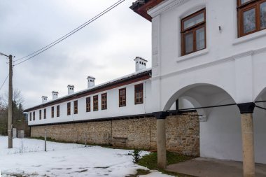 On dokuzuncu yüzyılın binaları Sokolski Manastırı Kutsal Ana Varsayımı, Gabrovo Bölgesi, Bulgaristan