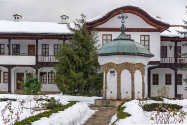 On dokuzuncu yüzyılın binaları Sokolski Manastırı Kutsal Ana Varsayımı, Gabrovo Bölgesi, Bulgaristan