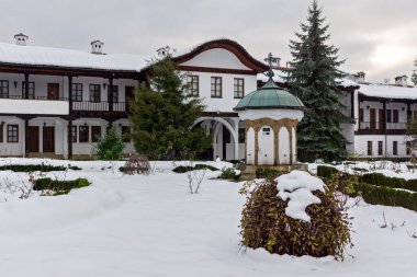 On dokuzuncu yüzyılın binaları Sokolski Manastırı Kutsal Ana Varsayımı, Gabrovo Bölgesi, Bulgaristan