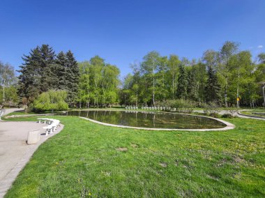 SOFYA, BULGARIA - 27 Nisan 2020: Bulgaristan 'ın Sofya kentindeki South Park' ın bahar manzarası