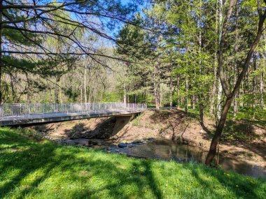 SOFYA, BULGARIA - 27 Nisan 2020: Bulgaristan 'ın Sofya kentindeki South Park' ın bahar manzarası