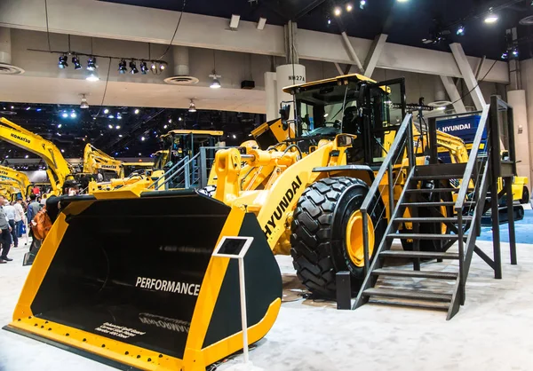 Articulated Loader at ConExpo — Stock Photo, Image