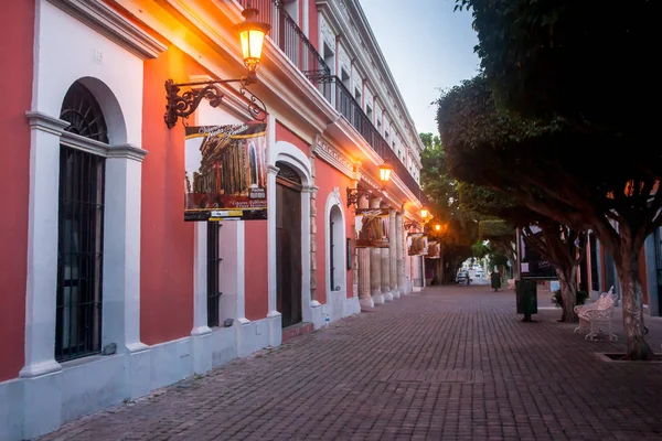 Sabah erken Mazatlan şehir